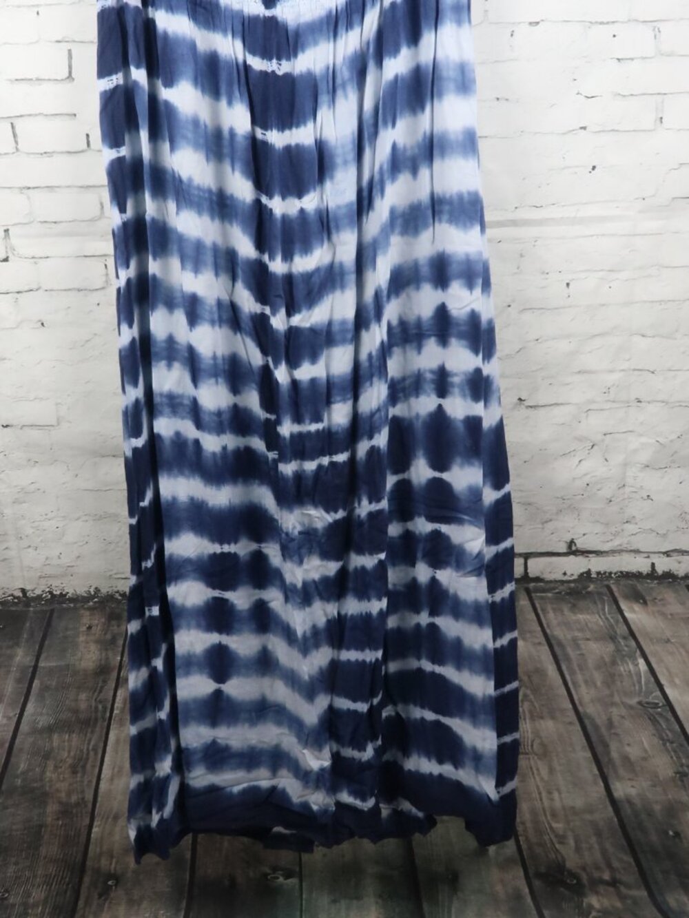 RAVIYA BLUE & WHITE TIE DYE MAXI DRESS WITH SMOCKED TOP SIZE LARGE - Picture 10 of 10